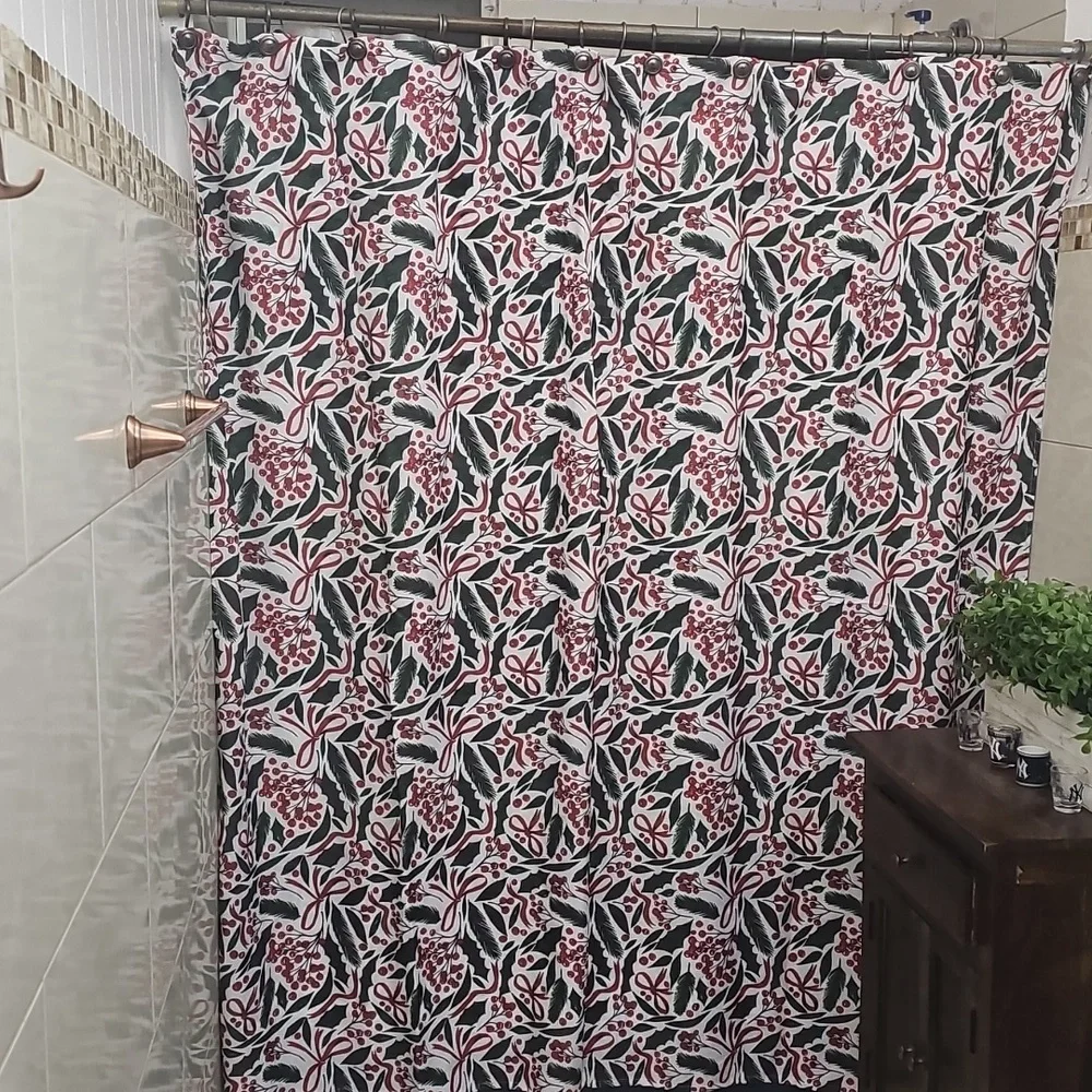 Flowers Showers Curtains Excellent Condition
